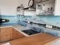 Фартук из стекла для кухни